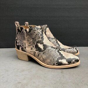 DOLCE VITA Westa women's snake skin faux leather bootie size 7 NEW